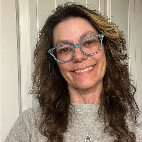 Meet your Posher, Ericka - Picture 2 of 2